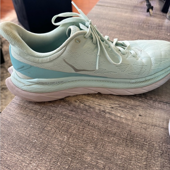 Women’s Hoka Size 10 shoes - Picture 7 of 9